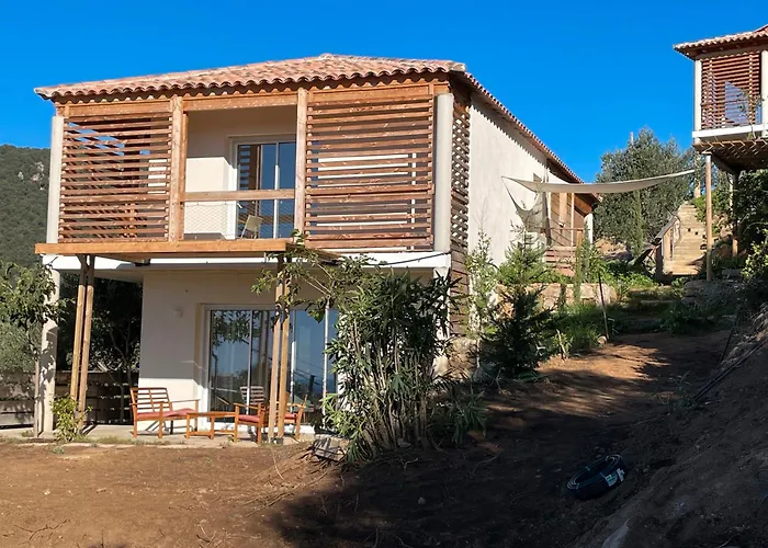 Guetali Du Village * 莫纳奇亚道勒内